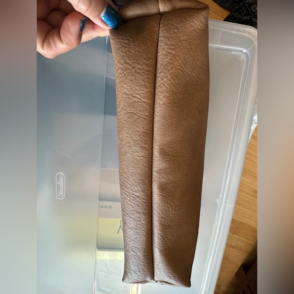 Antik Kraft Vegan Leather Zippered Pouch – Bronze, Geometric Lining - Picture 6 of 7